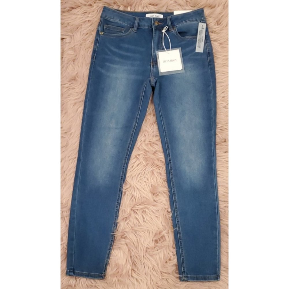 ELLEN TRACY Serene Fluid Denim Journey Wash Jeans